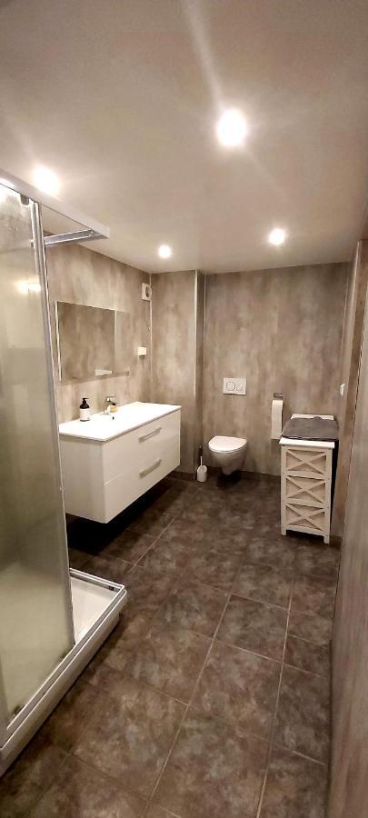 Aurora Rooms In Shared Apartment Nr2 We Are Doing Privet Northen Lights Trips, Reindeer Trip And Fjord Sommaroy Trip Tromsø Exterior foto